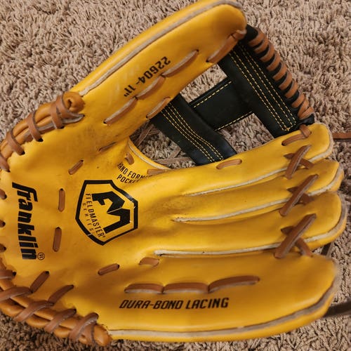 Franklin RH Fieldmaster Baseball Glove 11" HandFormed Pocket(Used)
