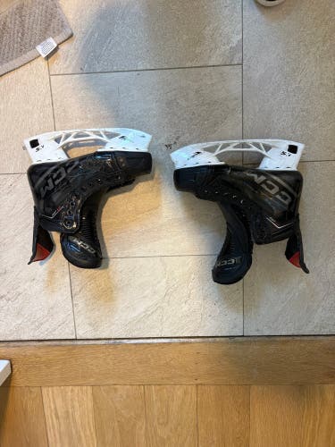 2023 CCM JetSpeed FT690 Hockey Skates Size 5. (Used)