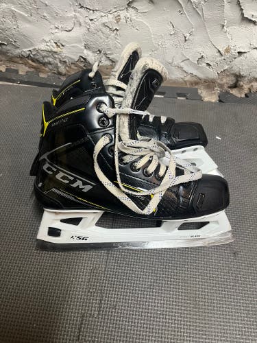 2020 CCM Super Tacks 9370 Hockey Goalie Skates Regular Width 7.5 (Used)