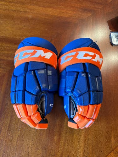 CCM HG50XP Gloves 15" Pro Stock (Used)