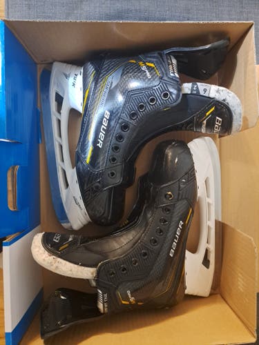 Bauer Supreme M5 Pro Hockey Skates Regular Width 6 (Used)