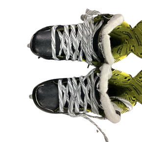 Used Bauer SUPREME Junior Hockey Skate Junior 02 11613-S000175260