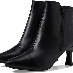 Clarks Kataleyna Glow Bootie Womens US 7 Black Leather Kitten Heel Boots LION320