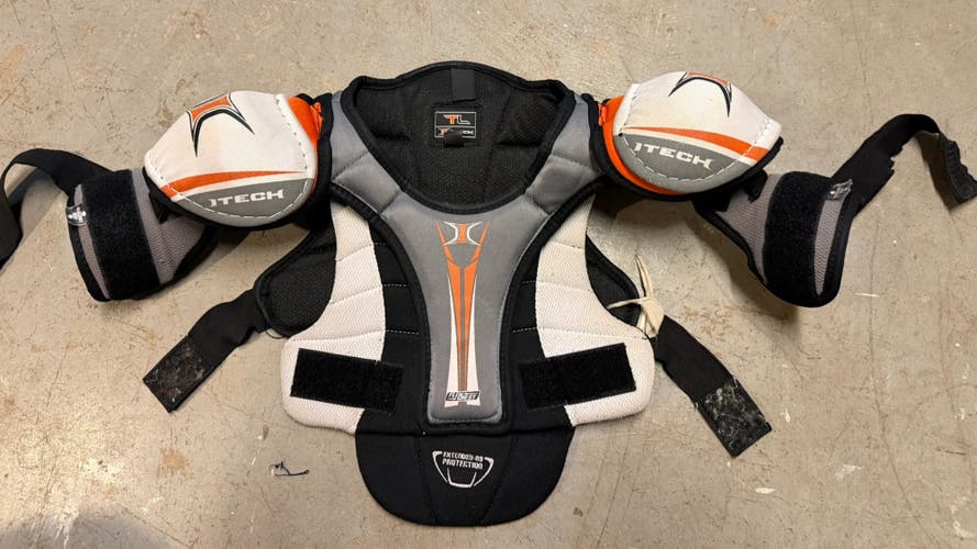 Medium Youth Itech 255TL Shoulder Pads (Used)