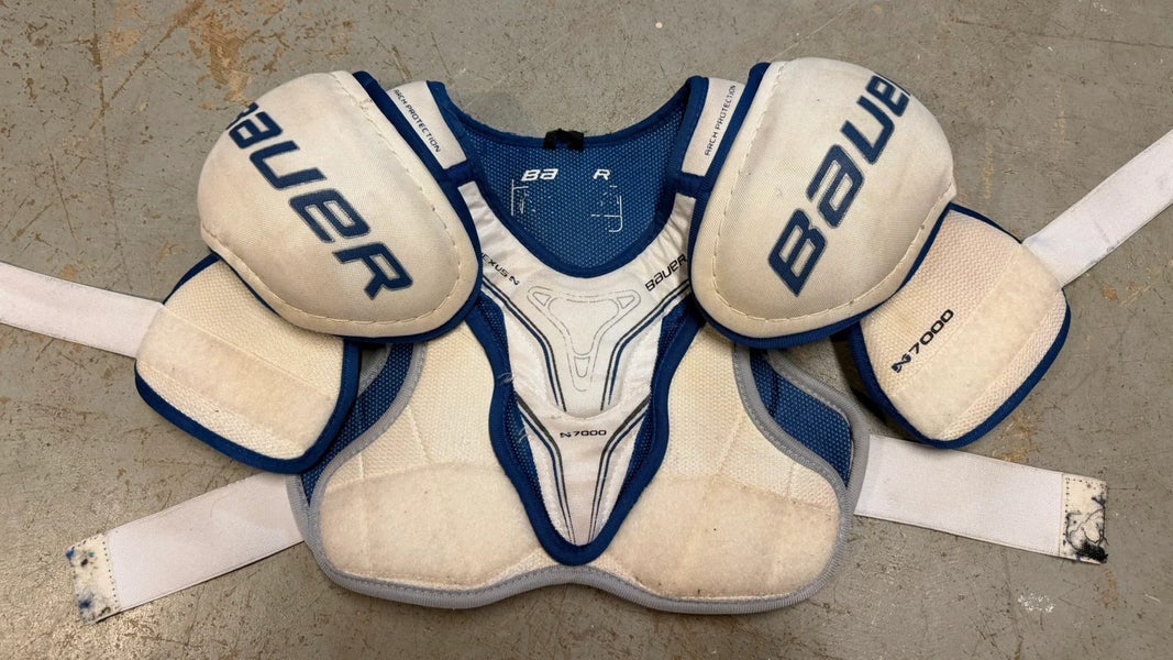 Medium/Large Youth Bauer Nexus classic Shoulder Pads (Used)
