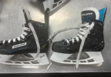 Used Bauer XLP Intermediate Hockey Skate Intermediate 3.5 11497-C000154769