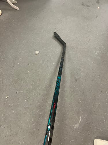 Senior CCM Vizion Left Hand Hockey Stick P29+1/4 85 Flex (New)