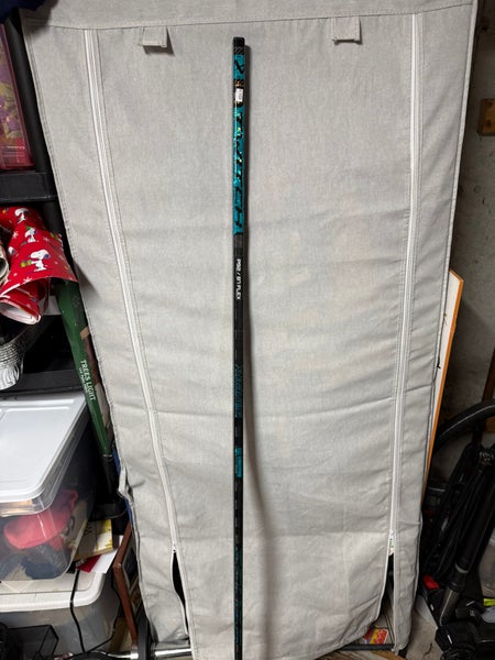Senior Bauer Twitch Left Hand Hockey Stick P92 87 Flex (New)