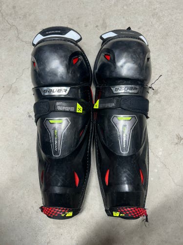 15” Senior Bauer Vapor Hyperlite Shin Guards (Used) Pro Stock
