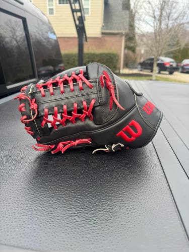 2024 Wilson A2000 LH Pitcher's Baseball Glove 12" (Used)