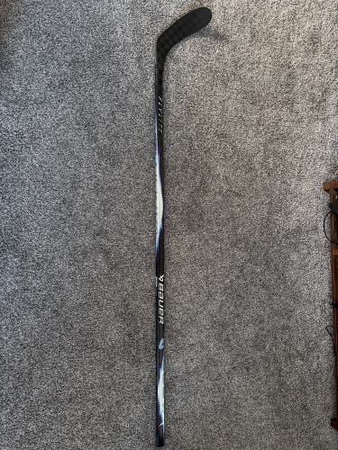 Senior Bauer Vapor FlyLite Right Handed Hockey Stick P28 70 Flex (New)