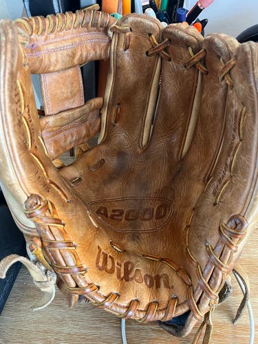 2023 Wilson A2000 RH Infield Softball Glove 11.75" (Used)
