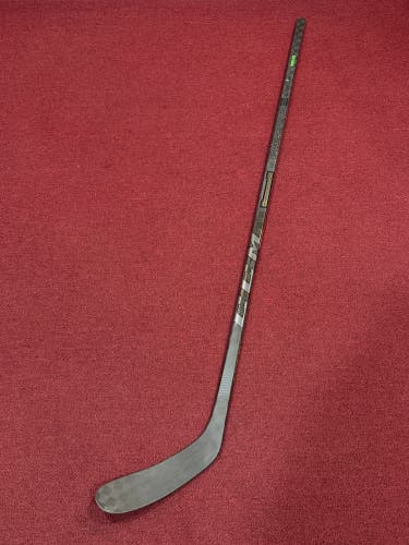 CCM Ribcor Trigger 6 Pro Right Handed Stick P28 85 Flex Pro Stock (New) Item#TR885