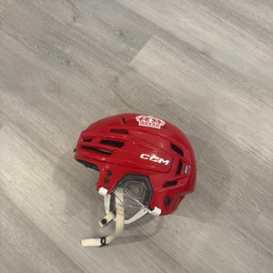 Medium CCM Tacks 920 Helmet (Used)