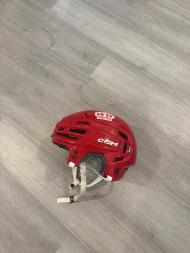 Medium CCM Tacks 920 Helmet (Used)