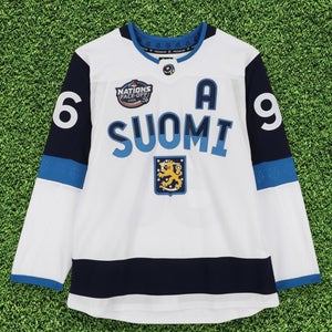 2025 Mikko Rantanen Finland Jersey – Autographed, 4 Nations Face-Off (Four Nations)