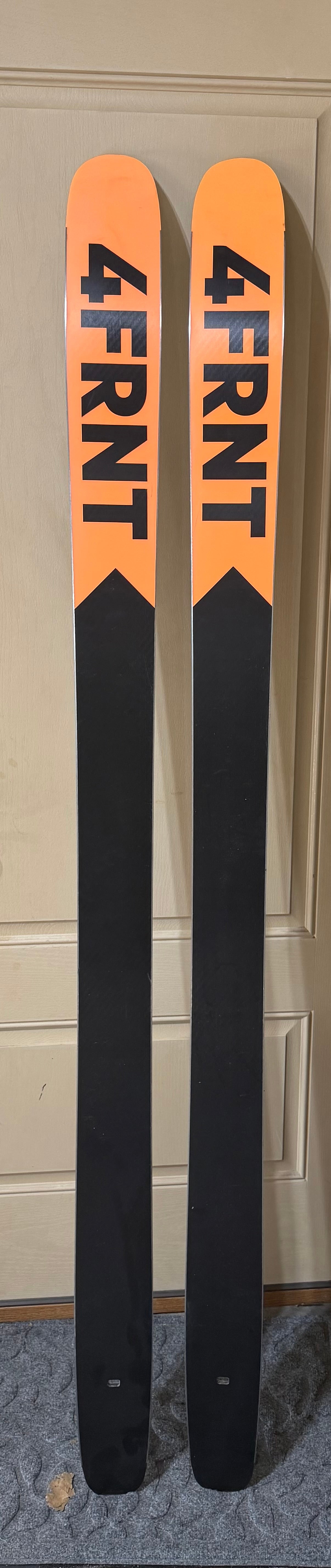 4FRNT Raven with Tour Lock Skin System - Ski Gear 2021