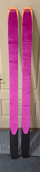 2021/22 4FRNT Raven Skis w/Pomoca GlidePro 2.0 Skins