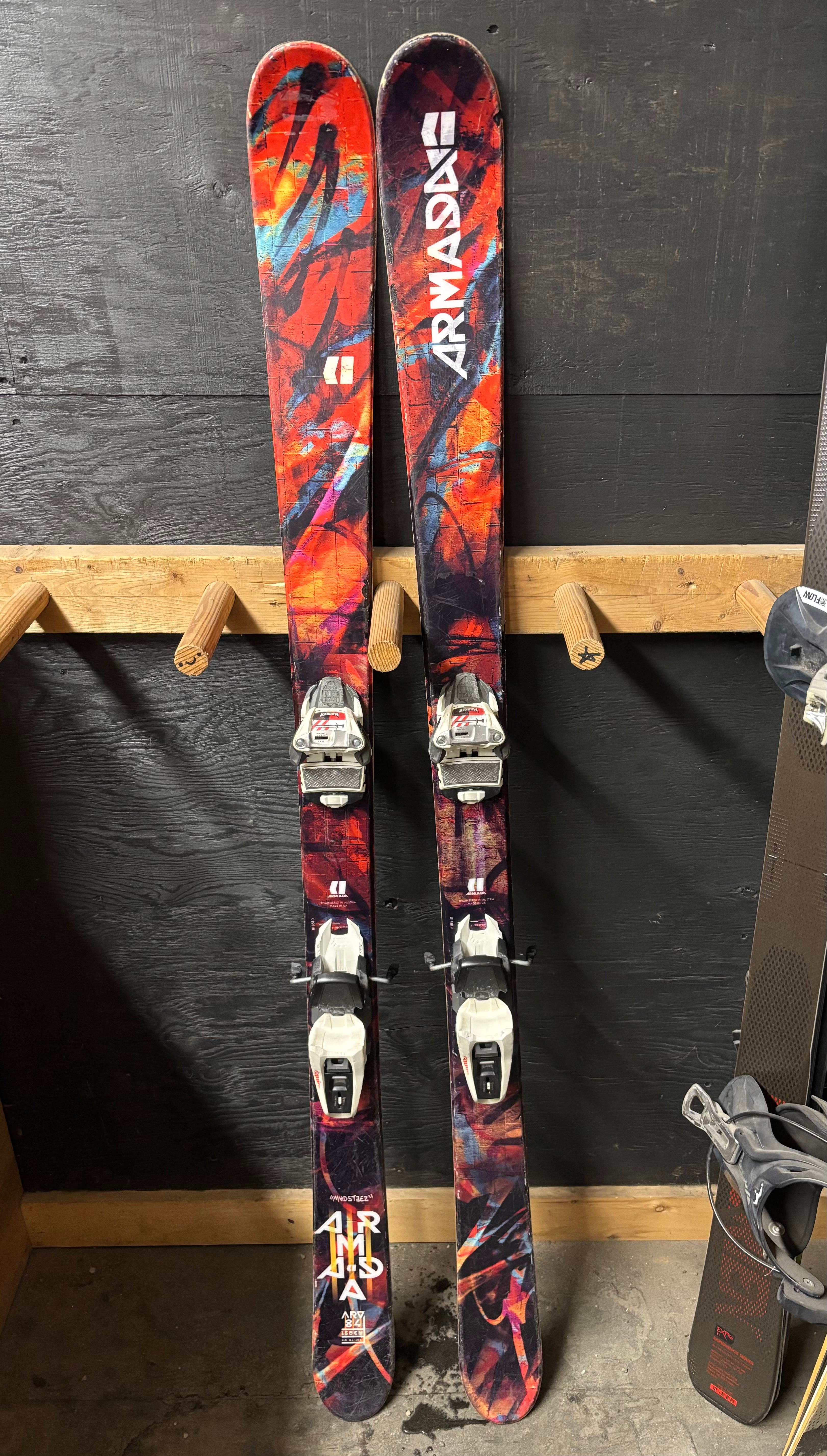 Used Unisex 2023 Armada ARV 96 Skis 163cm With Bindings 16322001