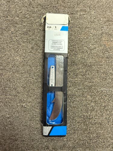 Bauer Fly-X 246 mm Steel Runners (New)