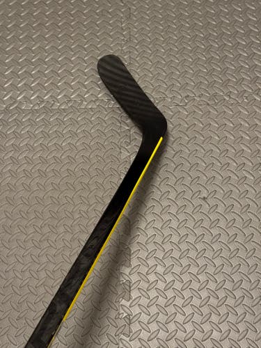 PRO 3rd Line Left Hand Hockey Stick PRO2121 Braden Point Toe Pattern 77 Flex Pro Stock (New)