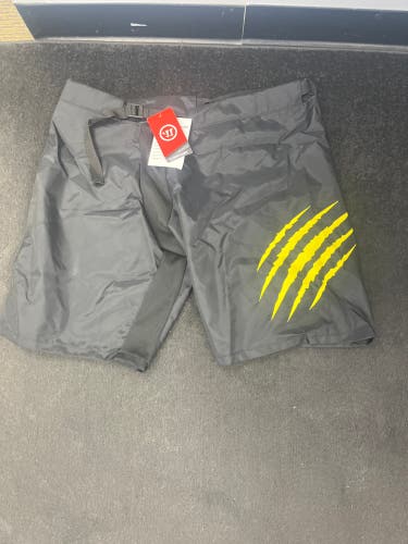 2026 Boston Bruins stadium series pant shell senior medium brand new. Warrior alpha