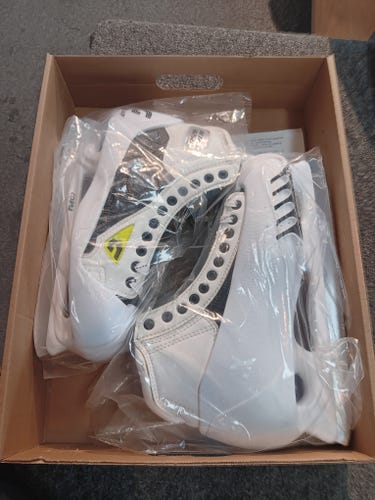Graf G50 IX goal Hockey Skates Regular Width 10.5 (New)