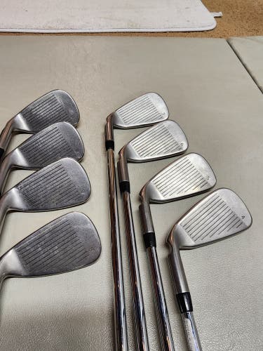Men's 2016 Ping 2016 G Right Hand Iron Set Reg Flex (8 Clubs) #4 - #9, PW, GW Steel Shaft (Used)