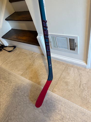 Intermediate Bauer Twitch Right Handed Hockey Stick P92 65 Flex (Like New)