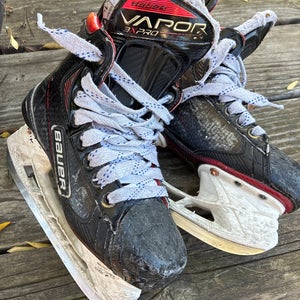 2021 Bauer Vapor 3X Pro Hockey Skates Regular Width Size 1.5 (Used)