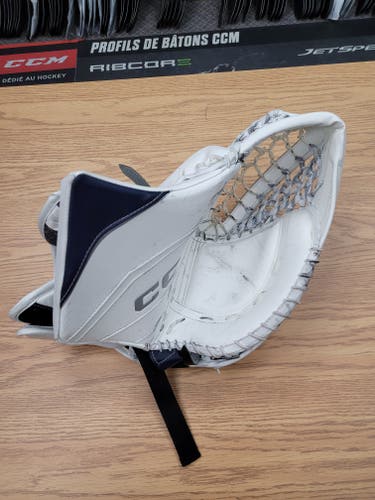 CCM EFlex 6 Regular Glove Pro Stock (Used)