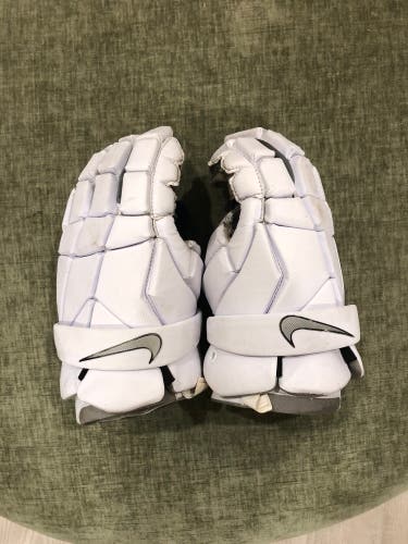 Nike Vapor select player gloves large