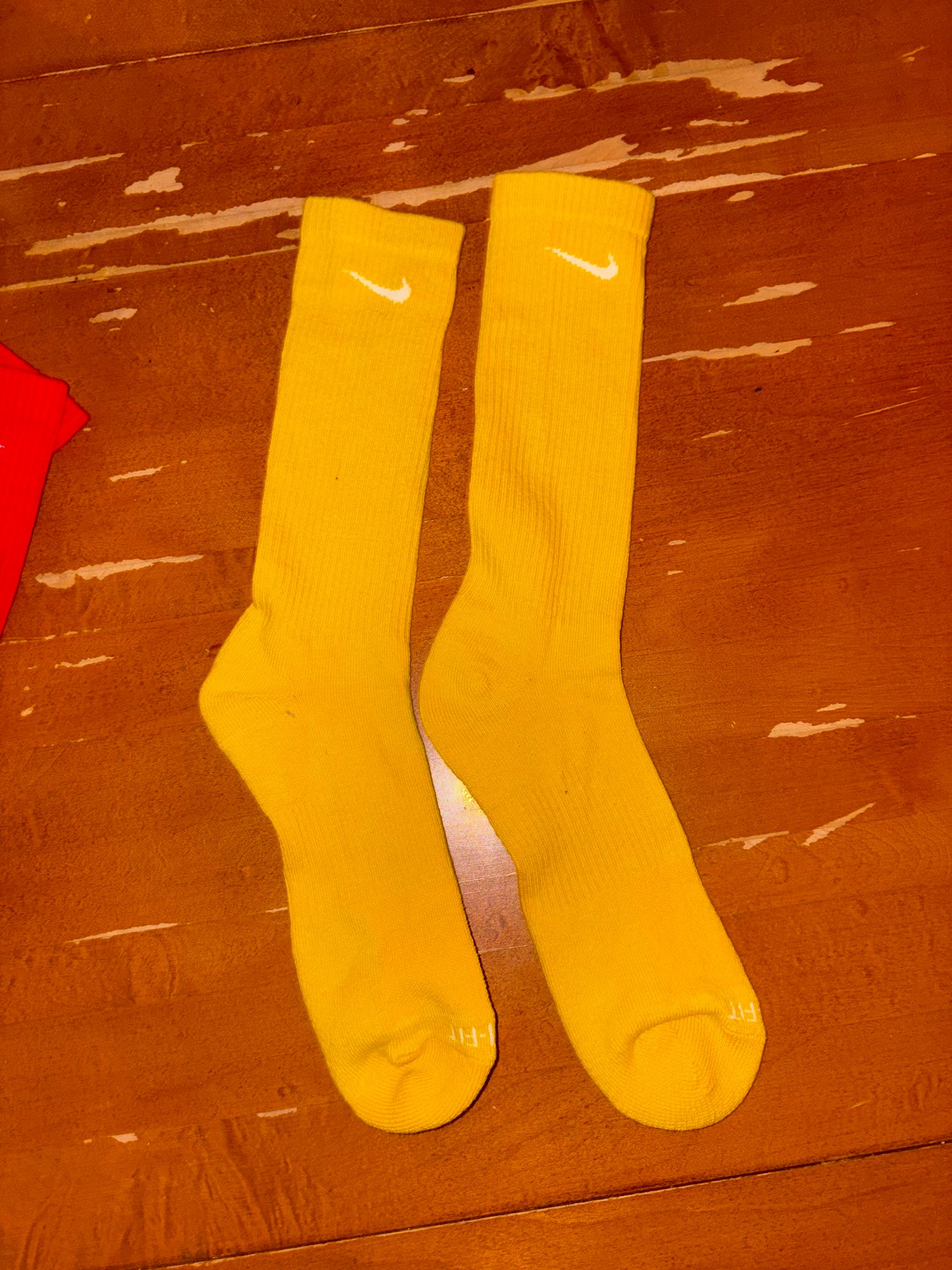 mens yellow nike socks