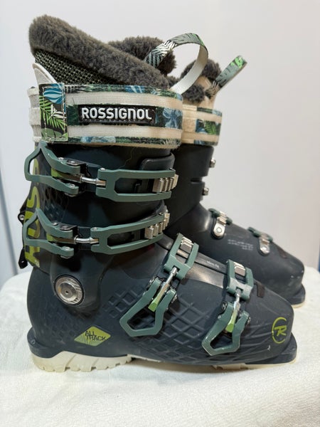 Mondo 25 & 25.5 Women's Rossignol AllTrack Pro 100 All Mountain Ski Boots Medium Flex (Used)