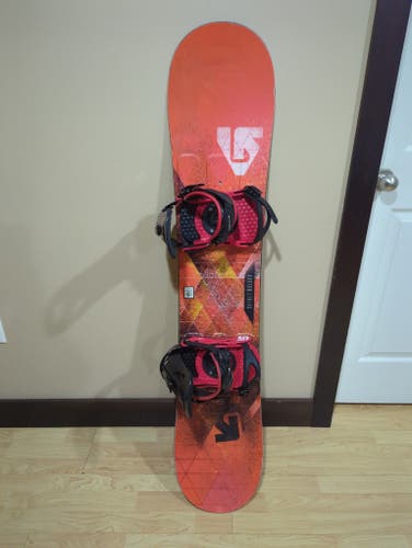 Button LTR 140cm with Burton bindings M fit 8-10 beginners.