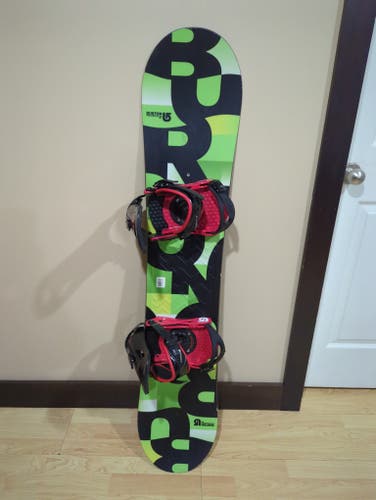 Burton snowboard 137cm with Burton bindings M fit 8-10.