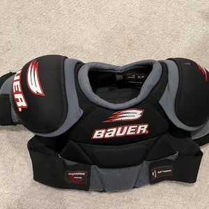 Small Senior Bauer Supreme 3000 Shoulder Pads (Used)