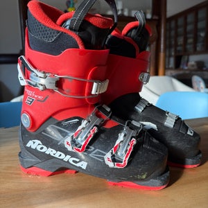 Mondo 23 & 23.5 Kid's Nordica Speedmachine J 3 All Mountain Ski Boots (Used)