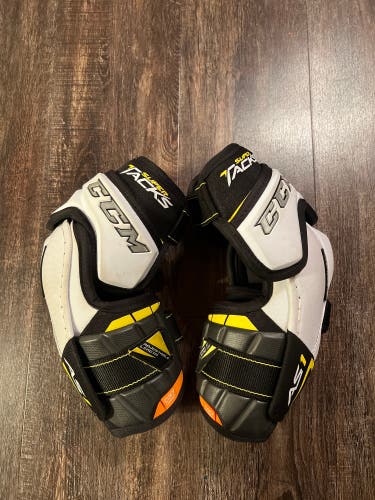 Senior Large CCM Super Tacks AS1 Elbow Pads (Used)