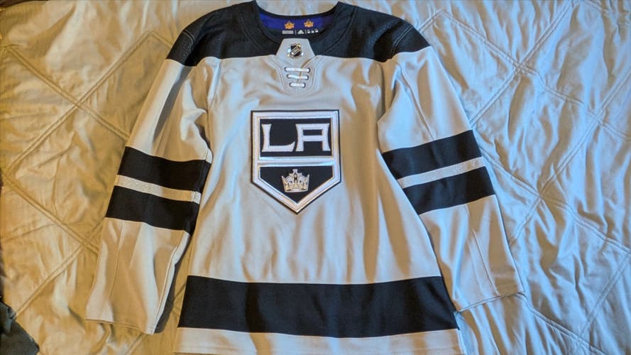Gray LA Kings Alternate Size 50 Men's Adidas Jersey (Used)