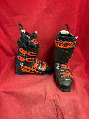 Ski Boots: Tecnica Ski Boots 28/28.5