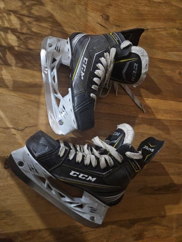 CCM Tacks 9070 Hockey Skates Regular Width Size 5 (Used)