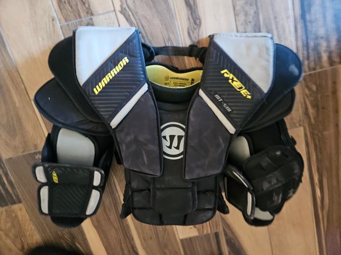 Small / Medium Warrior RX3E+ Goalie Chest Protector (Used)