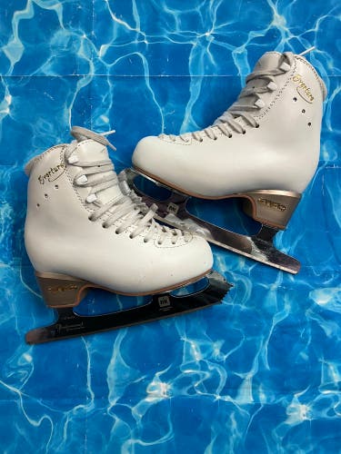 EDEA Overture Figure Skates 3947 | 195 (Used)