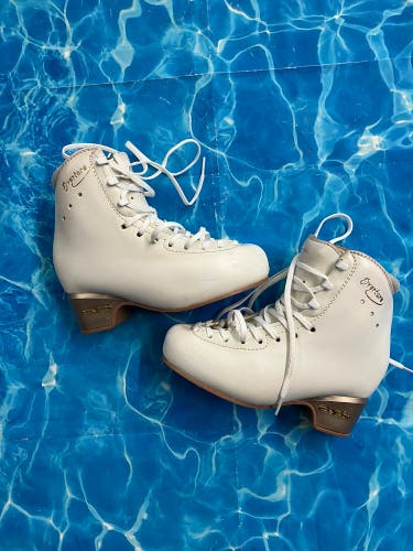 EDEA Overture Figure Skates 1940 | 210 C (Used)