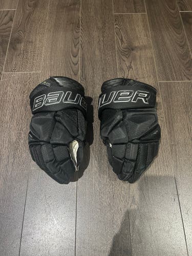 BAUER VAPOR HYPERLITE ALL BLACK SIZE 13
