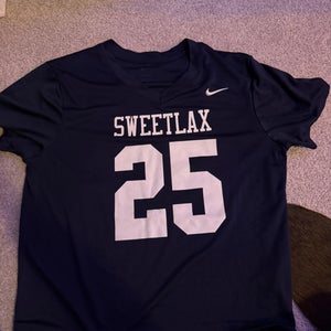 Medium Men's Nike Jersey (Used)