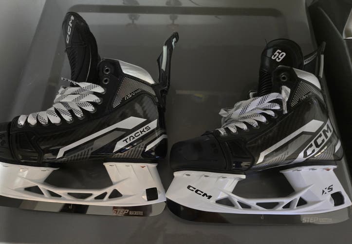 2024 CCM AS-V Hockey Skates Regular Width Pro Stock 8 (New)