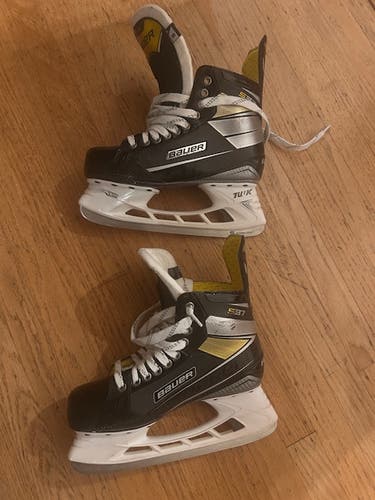 Bauer Supreme S37 Hockey Skates Regular Width 8 (Used)