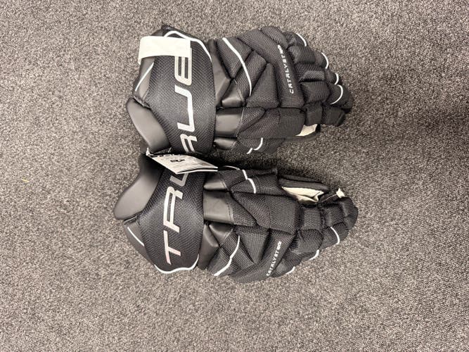 True Catalyst 9X3 Gloves 13" (New)